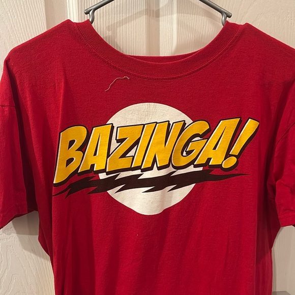 Bazinga T-shirt with detachable cape yellow - Picture 1 of 3